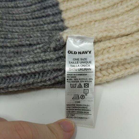 Old Navy Toboggan Beanie Hat Gray Cream White Striped OSFA Acrylic Blend - Picture 10 of 11